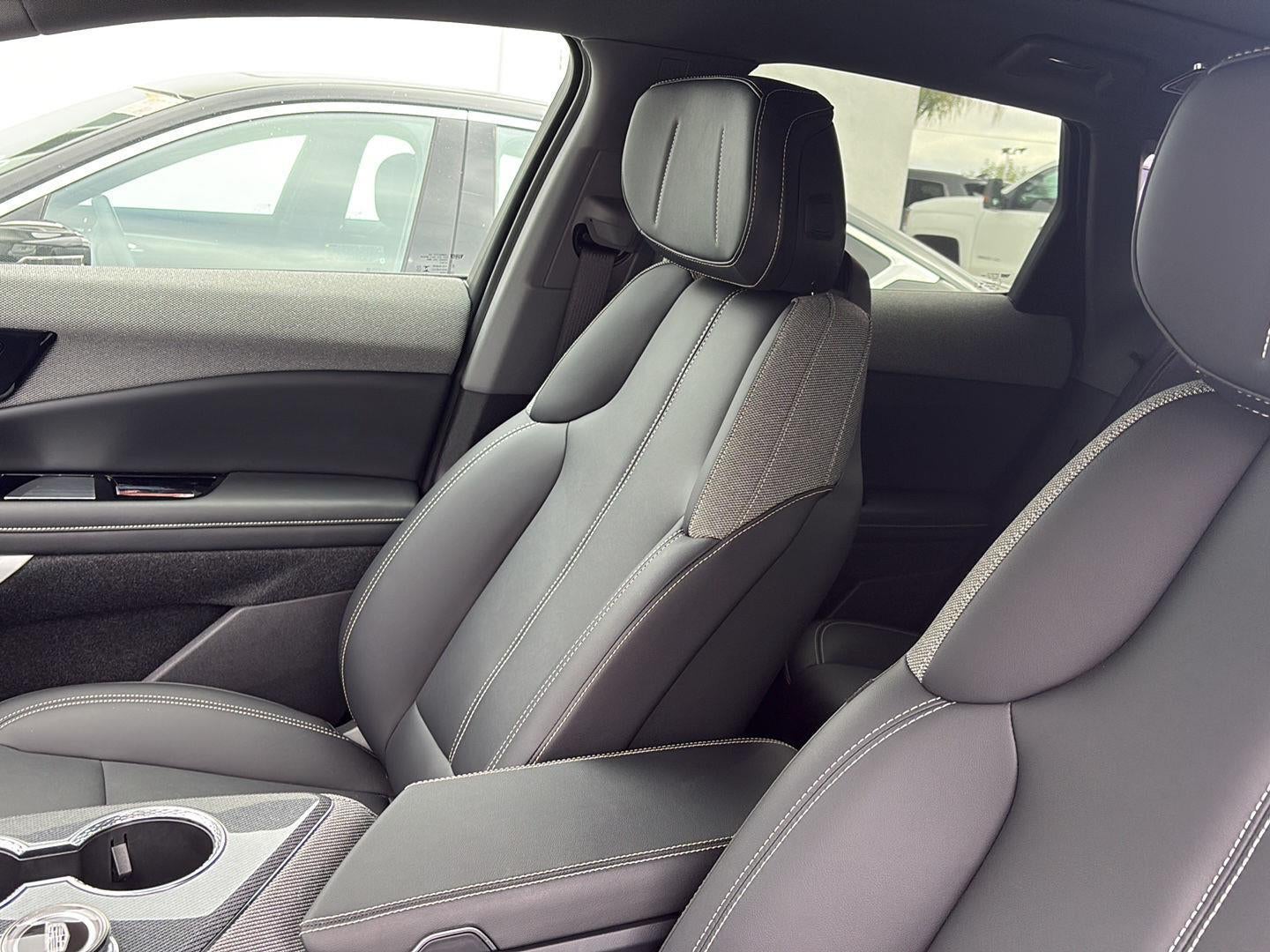 2025 Cadillac OPTIQ Luxury 1