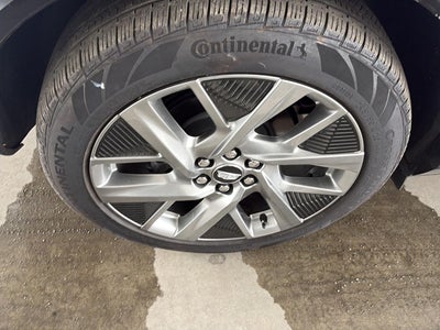 2025 Cadillac OPTIQ Luxury 1