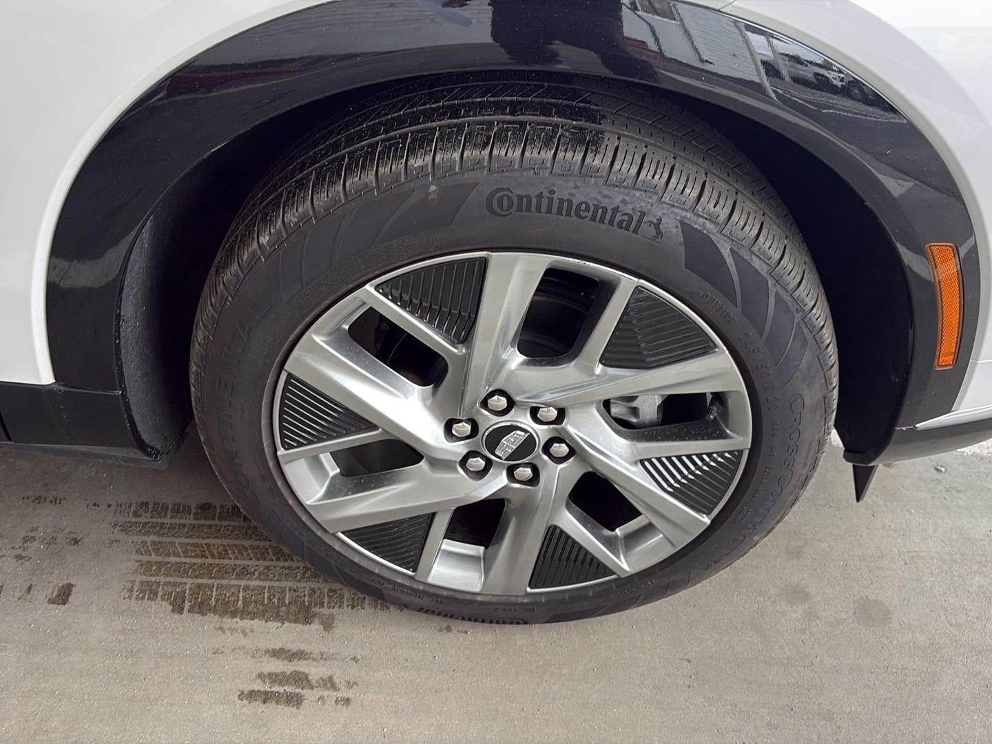 2025 Cadillac OPTIQ Luxury 1