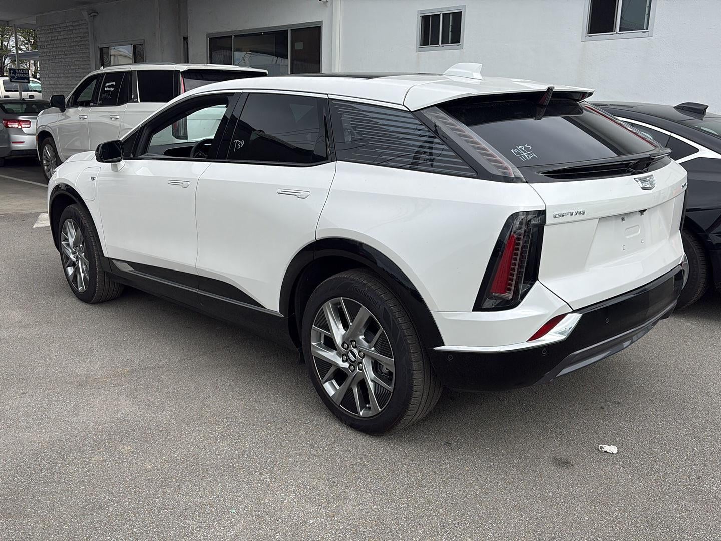 2025 Cadillac OPTIQ Luxury 1