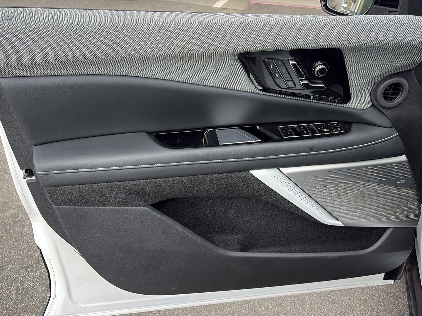 2025 Cadillac OPTIQ Luxury 1