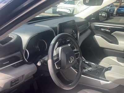 2022 Toyota Highlander Hybrid XLE