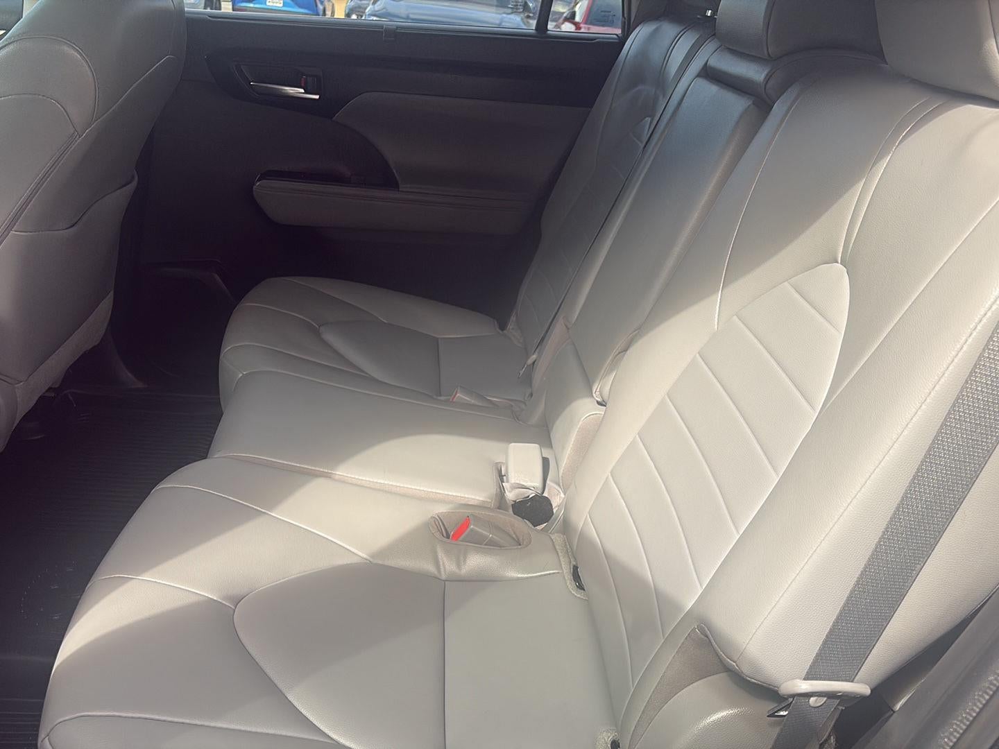 2022 Toyota Highlander Hybrid XLE