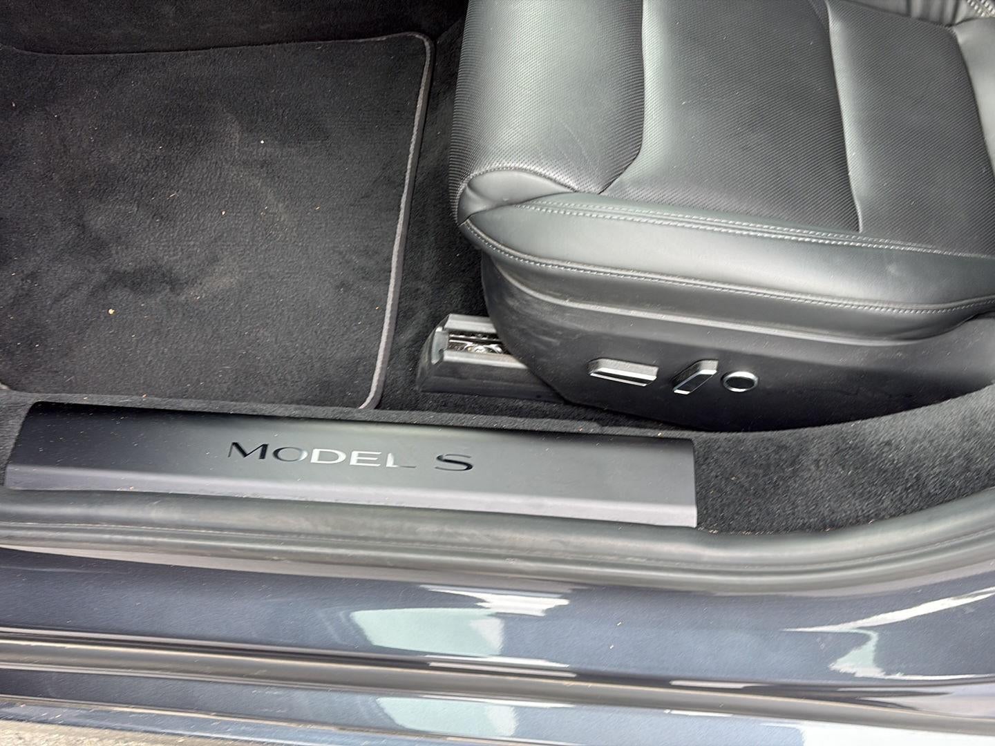 2023 Tesla Model S Base