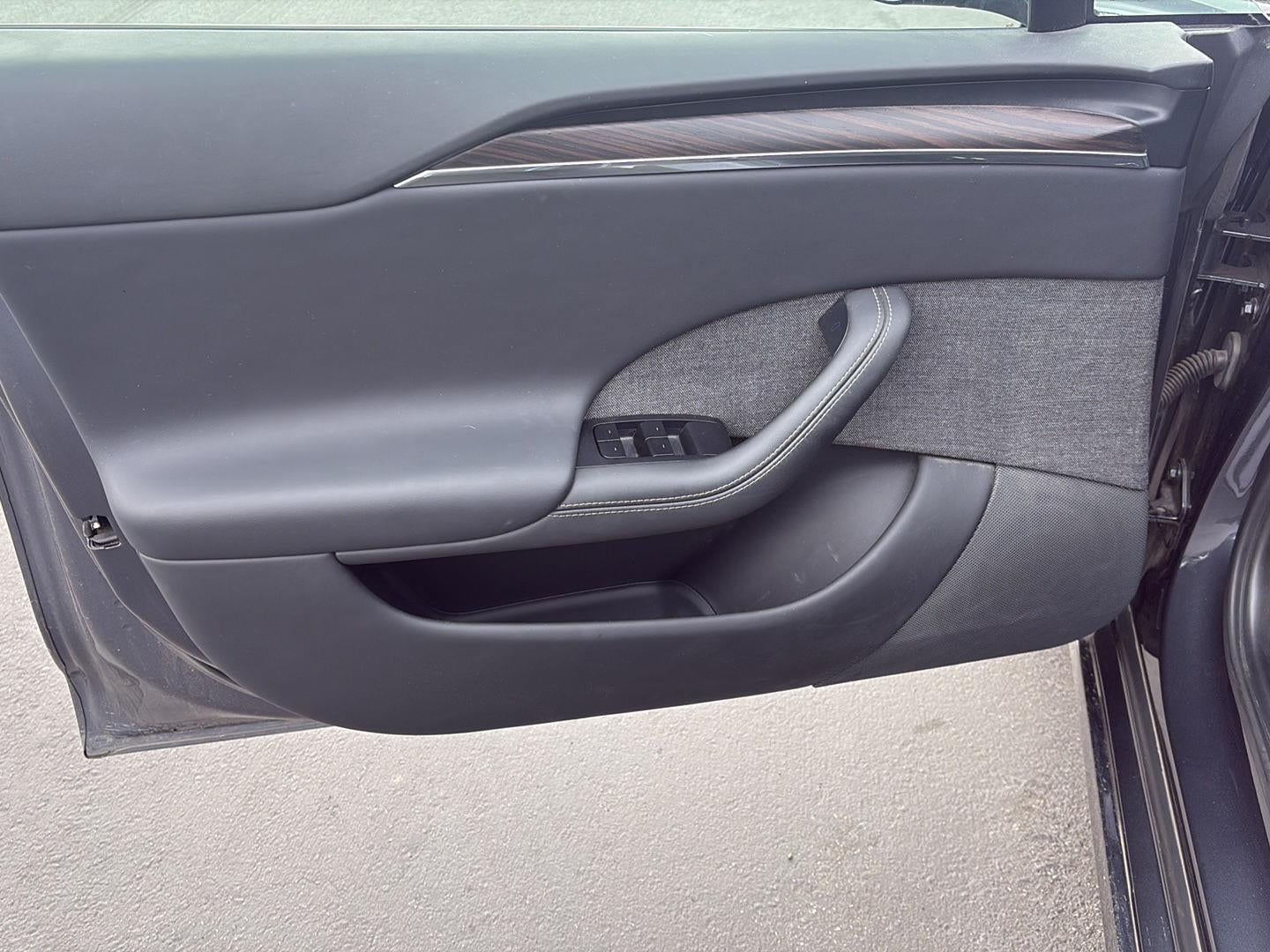 2023 Tesla Model S Base