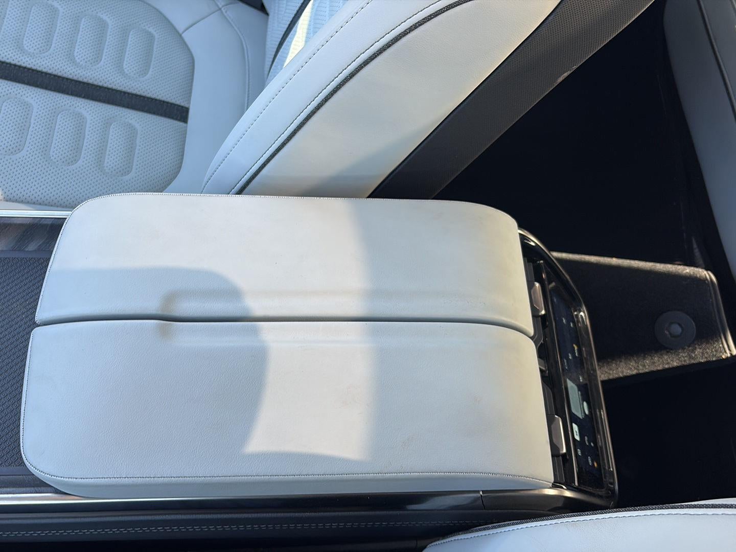 2023 RIVIAN R1T Adventure