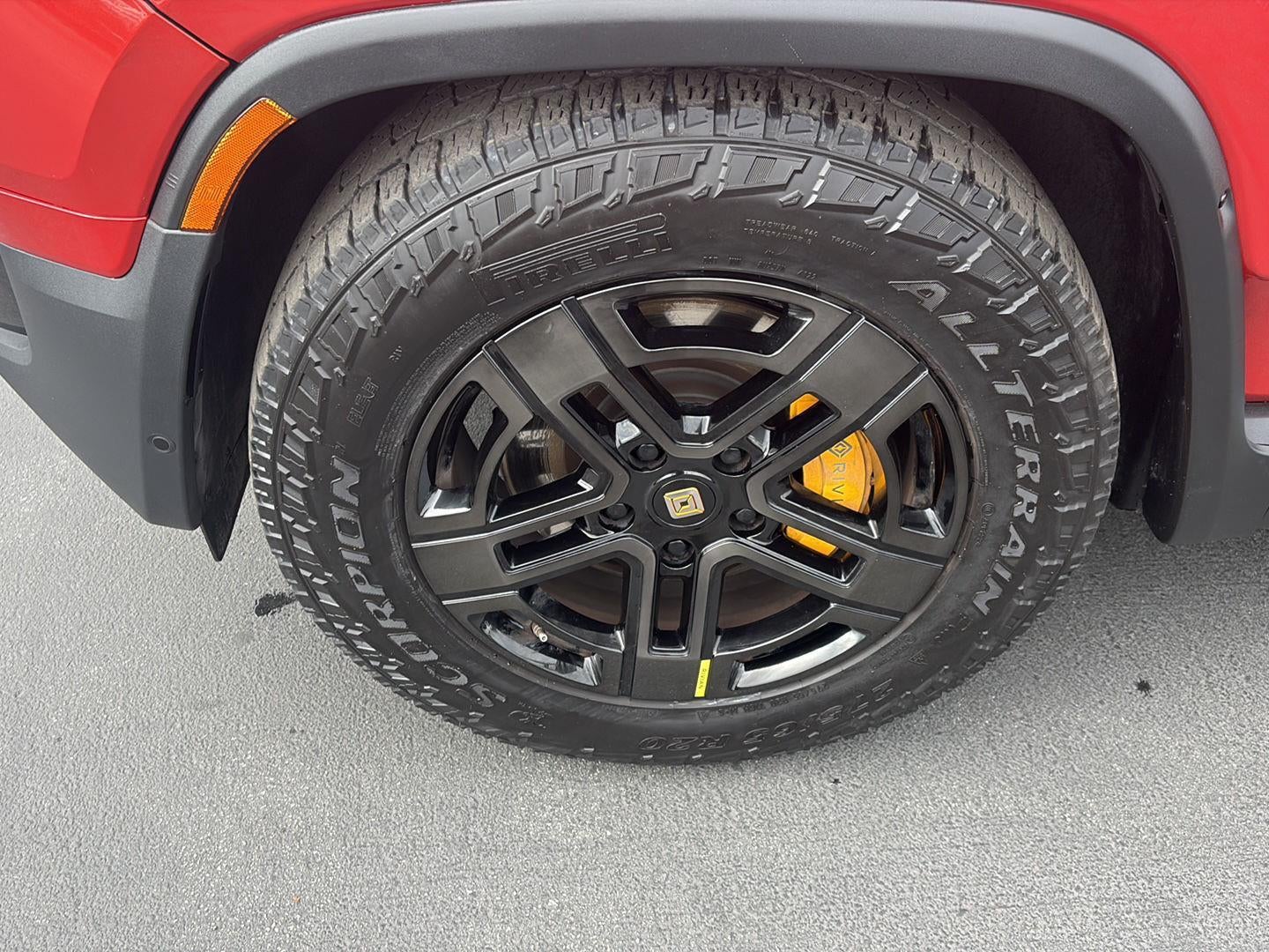 2023 RIVIAN R1T Adventure