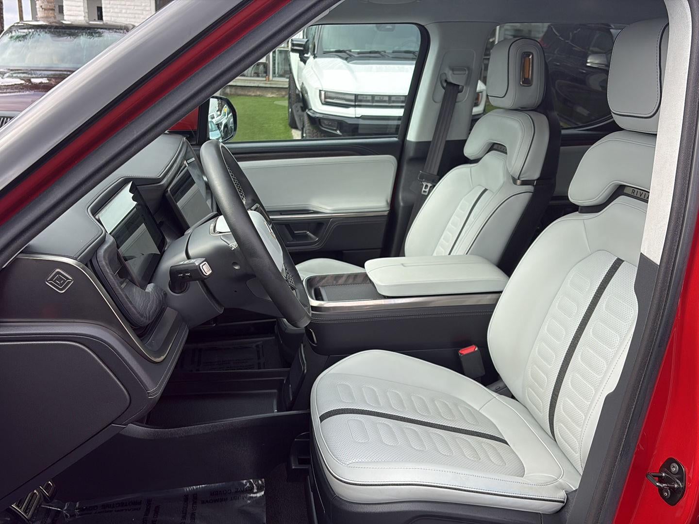 2023 RIVIAN R1T Adventure