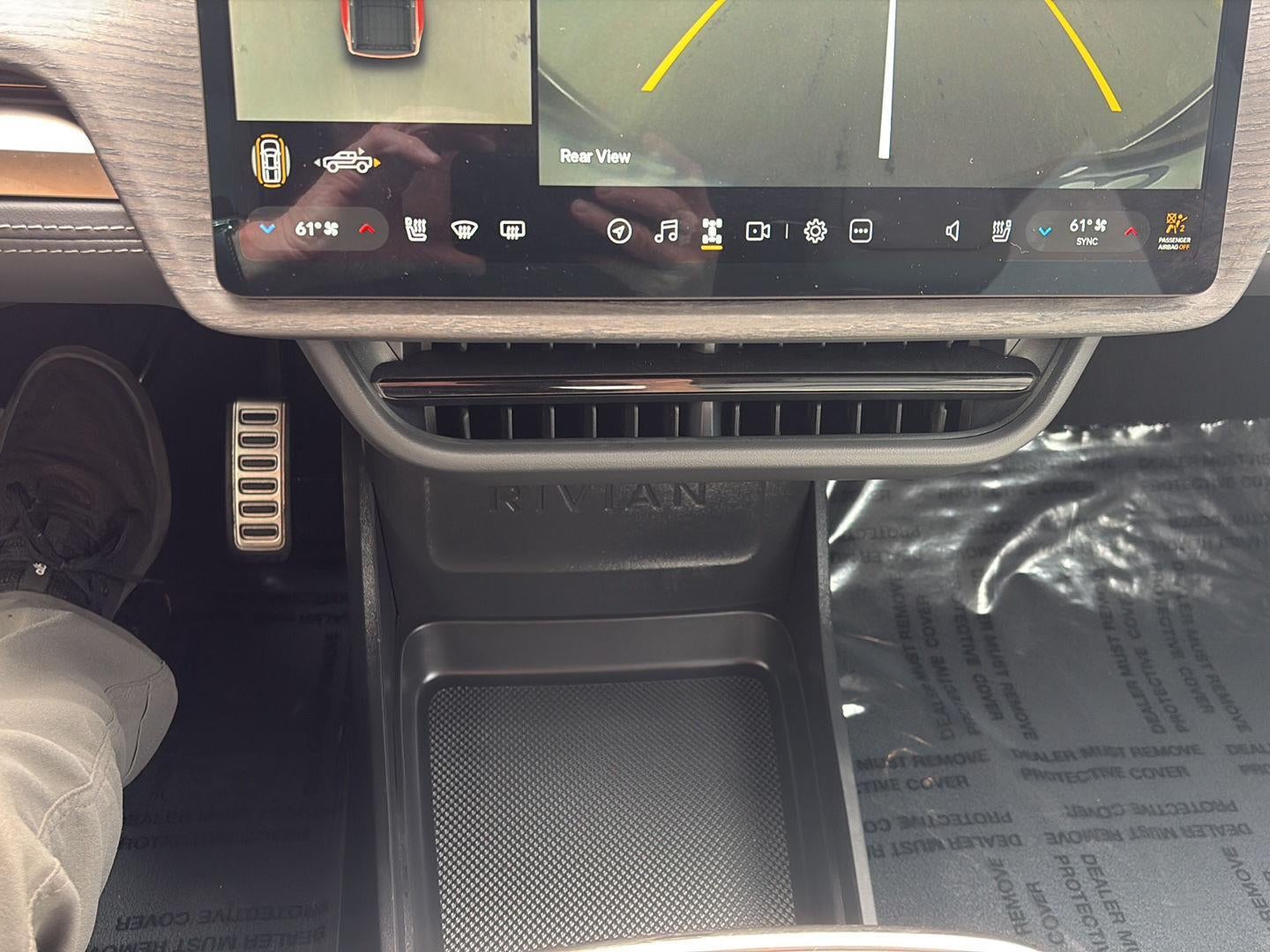 2023 RIVIAN R1T Adventure