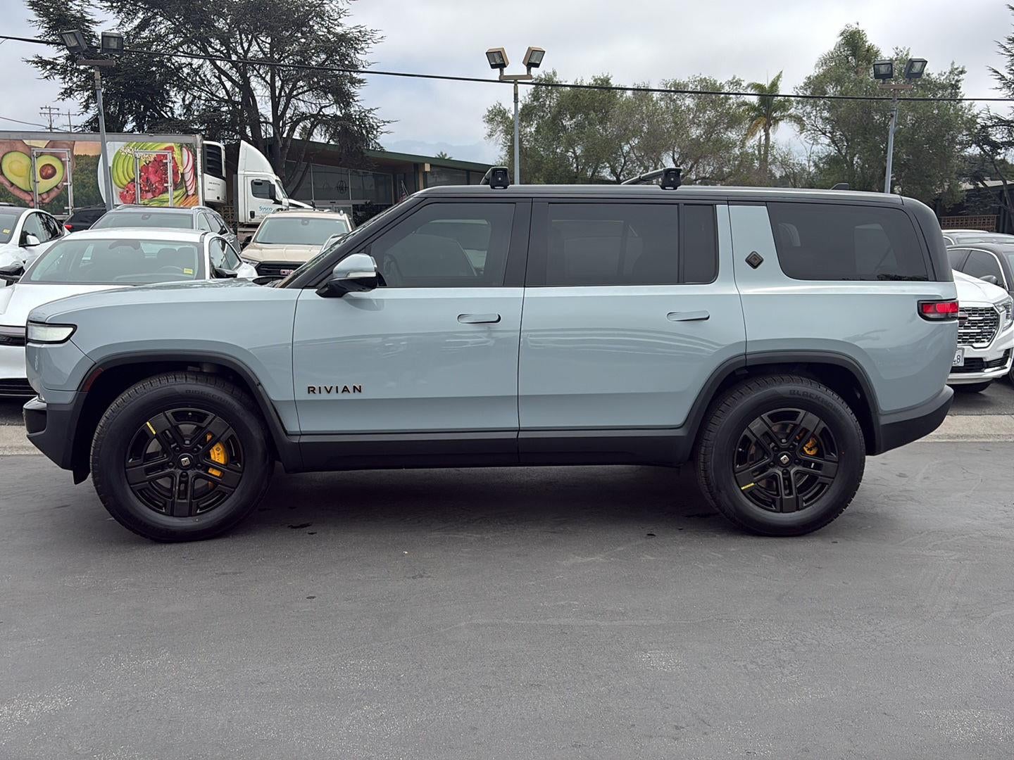 2022 RIVIAN R1S Launch Edition
