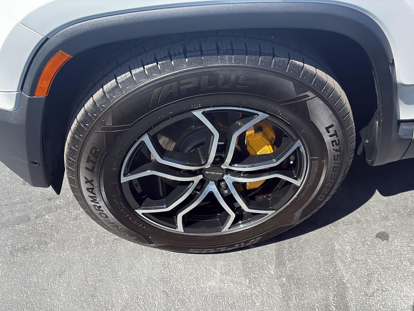 2022 RIVIAN R1S Launch Edition