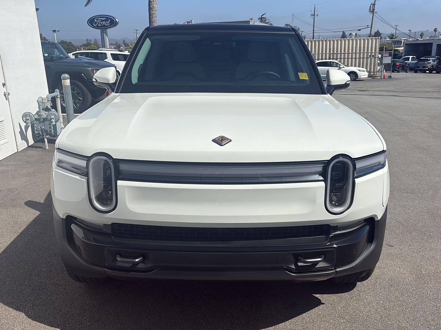 2025 RIVIAN R1S Premium