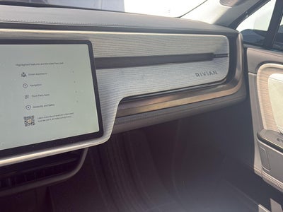 2025 RIVIAN R1S Premium