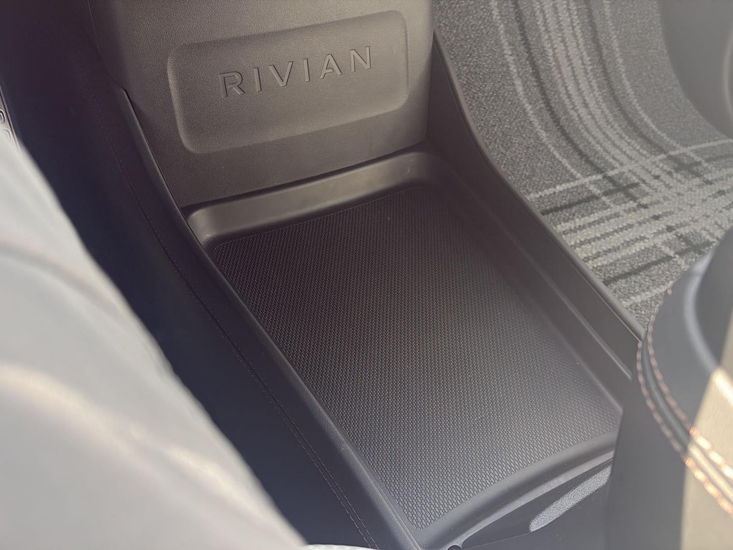 2025 RIVIAN R1S Premium