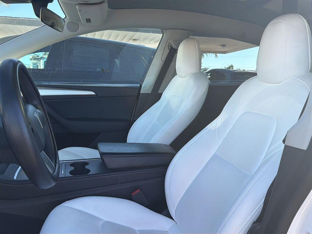2022 Tesla Model Y Long Range Dual Motor All-Wheel Drive