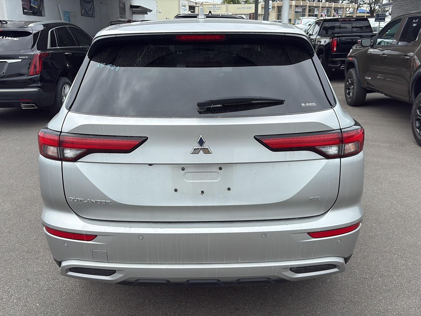2024 Mitsubishi Outlander SE