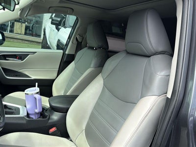 2019 Toyota RAV4 XLE Premium