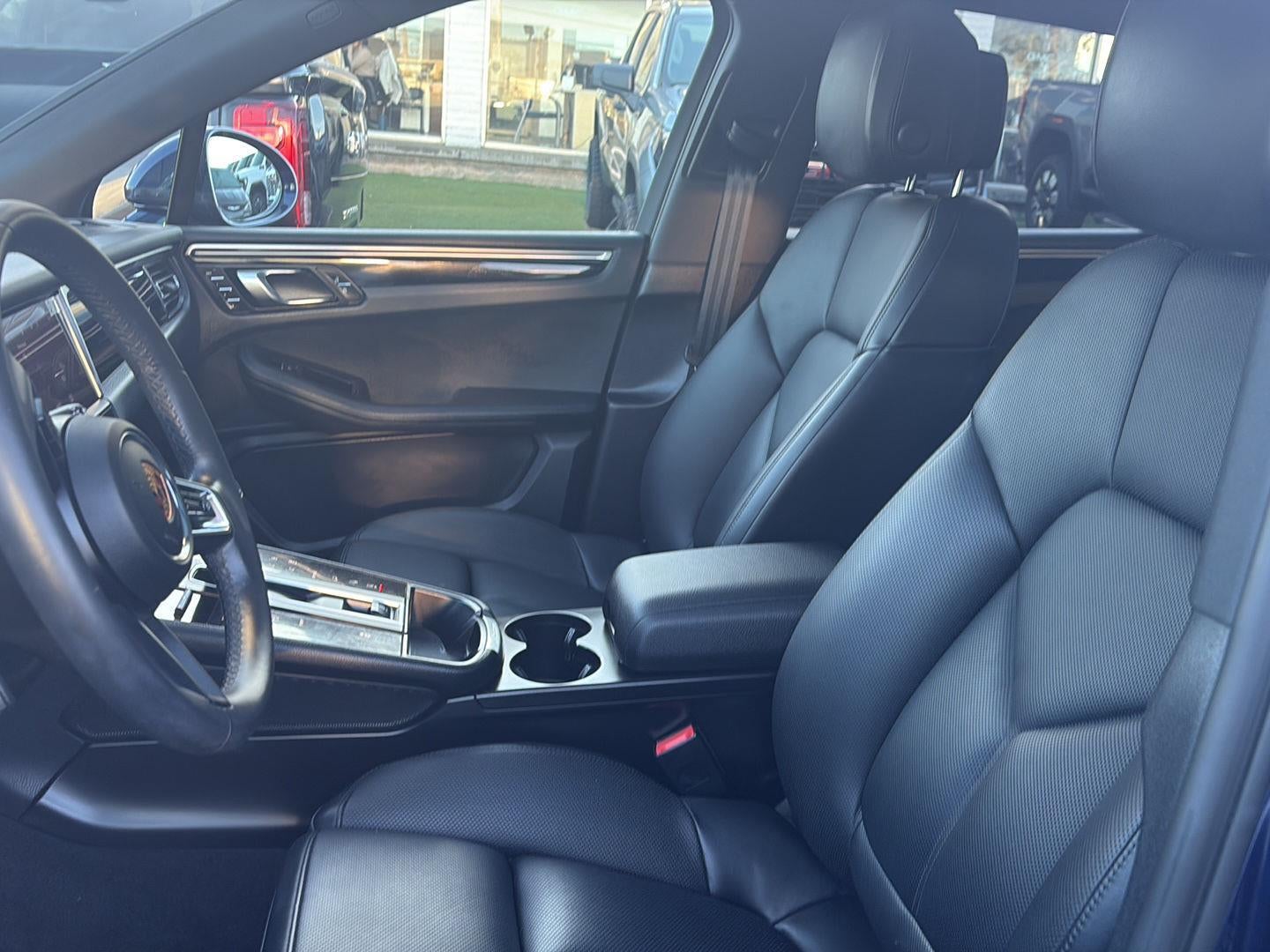 2022 Porsche Macan Base