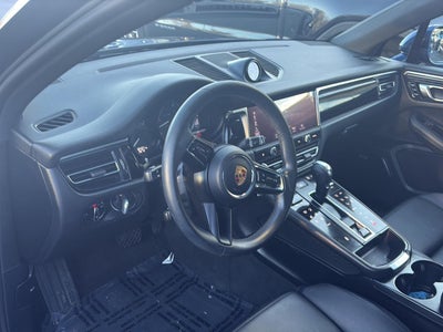 2022 Porsche Macan Base
