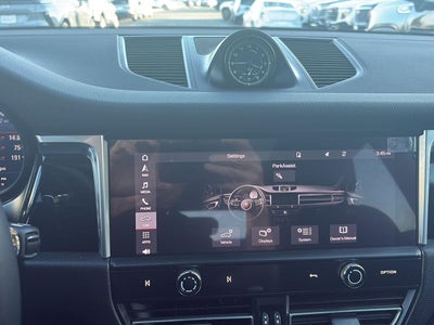 2022 Porsche Macan Base