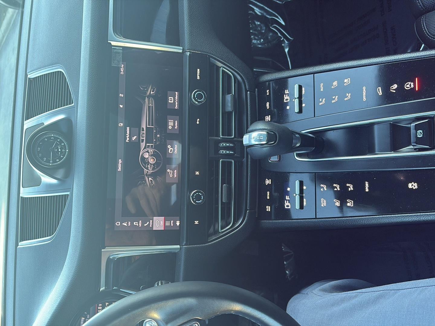 2022 Porsche Macan Base