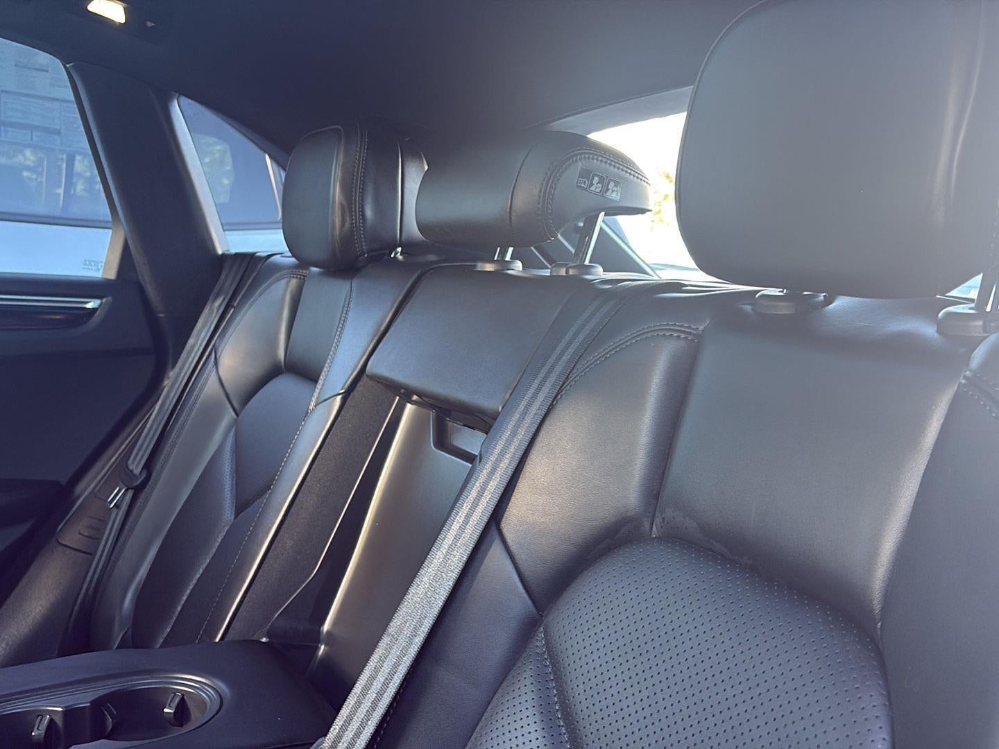 2022 Porsche Macan Base