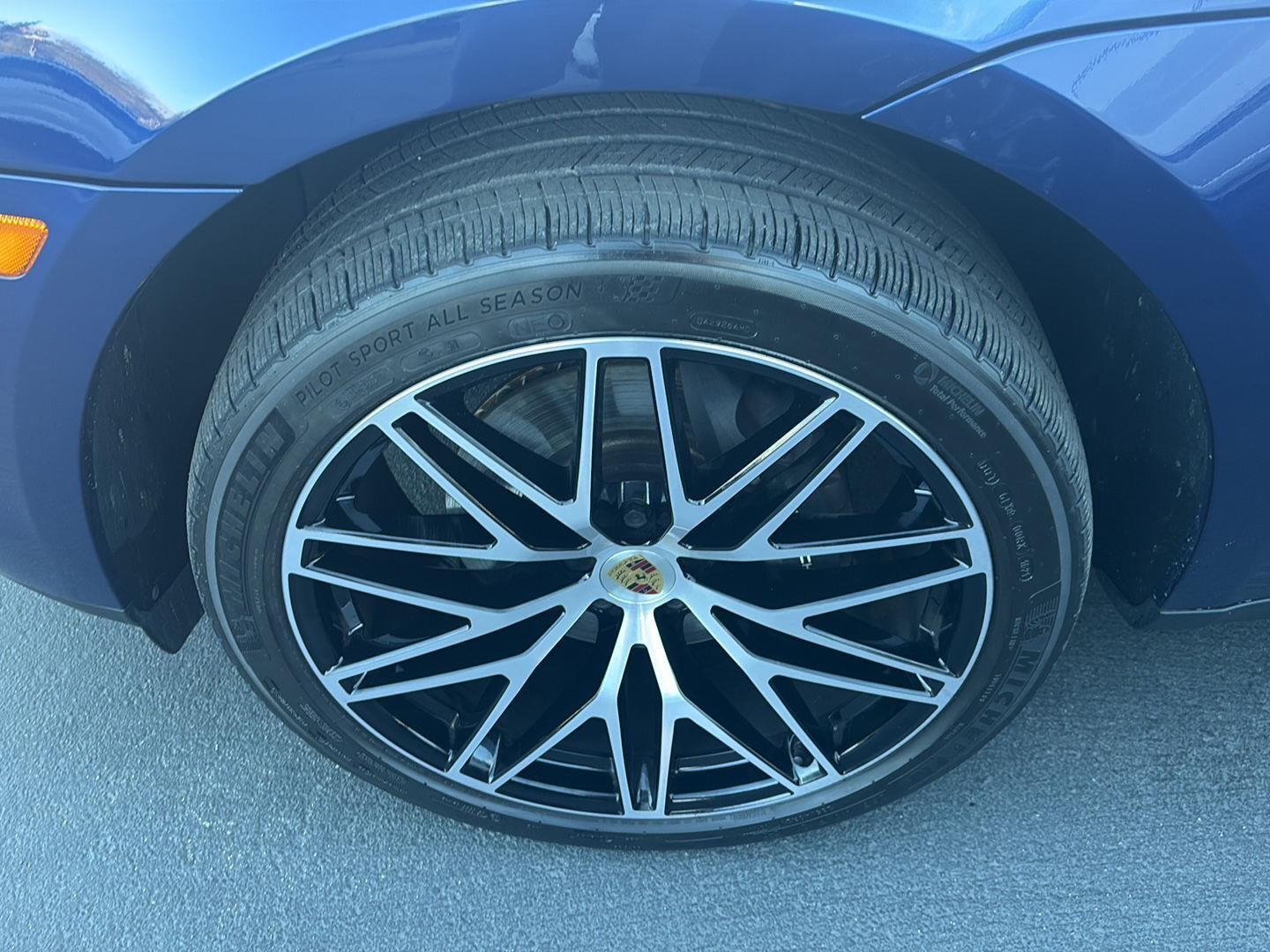 2022 Porsche Macan Base