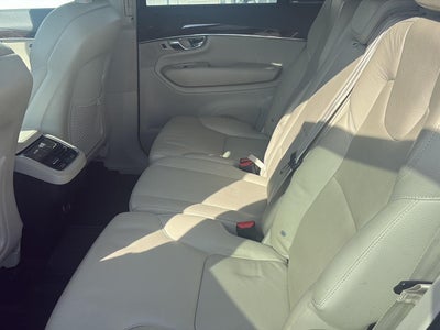 2017 Volvo XC90 T6 Momentum