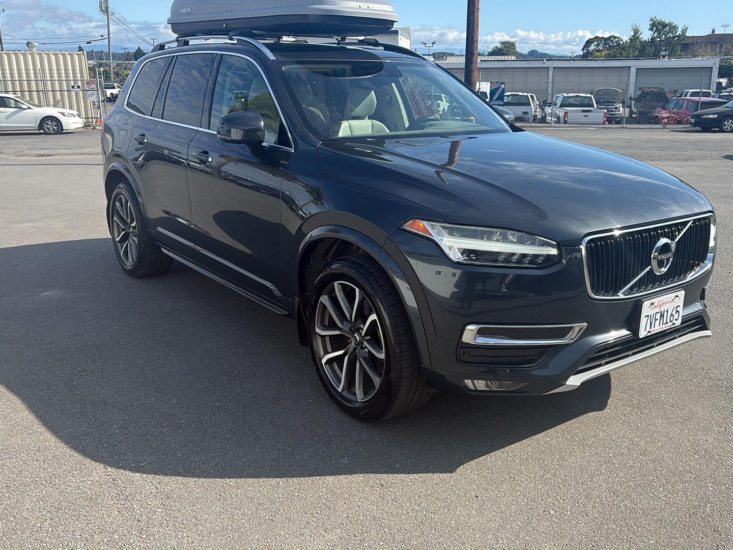 2017 Volvo XC90 T6 Momentum