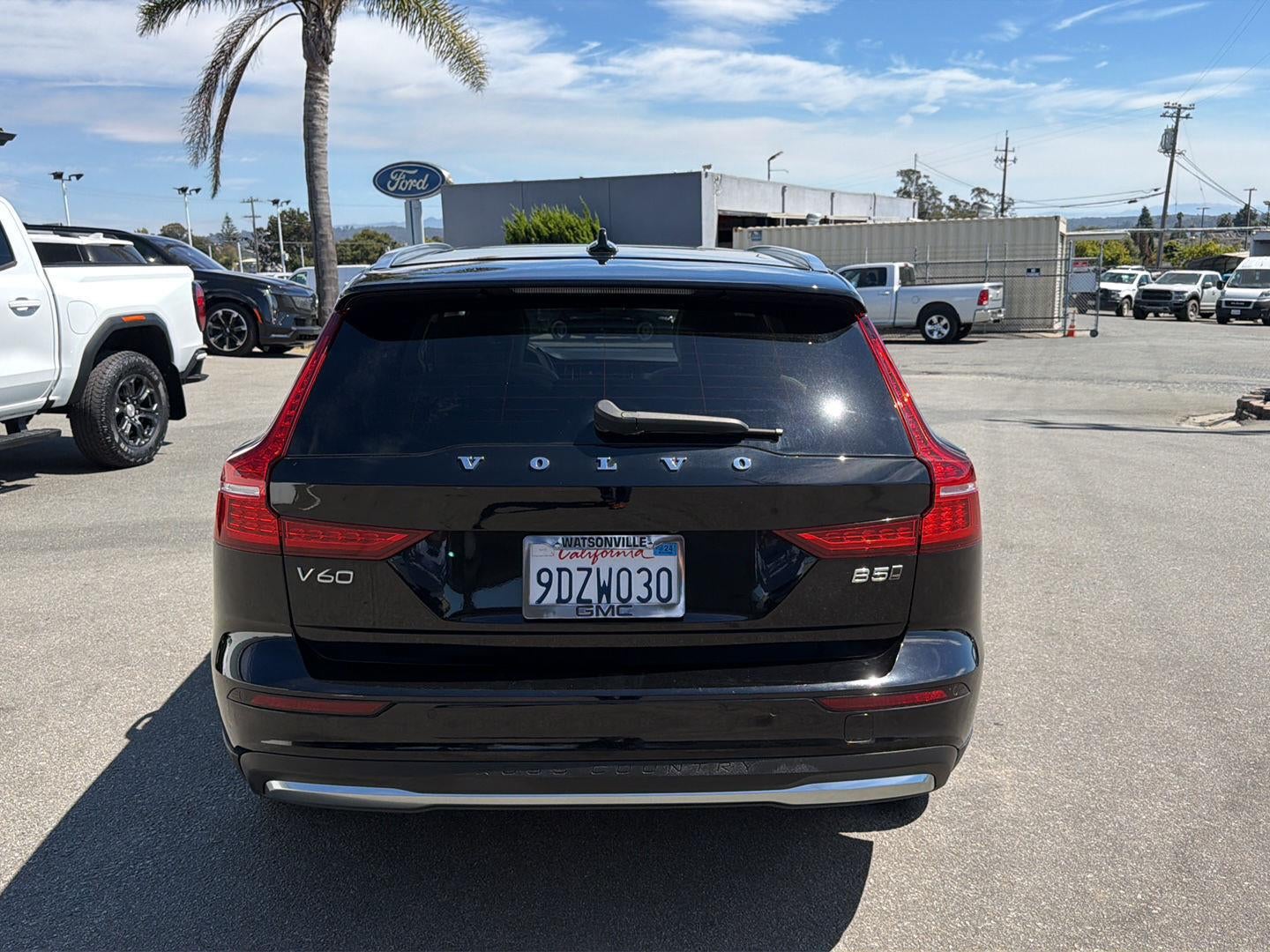 2023 Volvo V60 Cross Country Plus