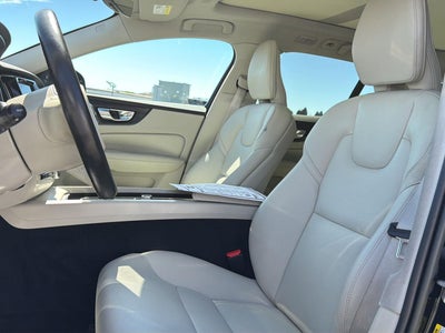 2023 Volvo V60 Cross Country Plus