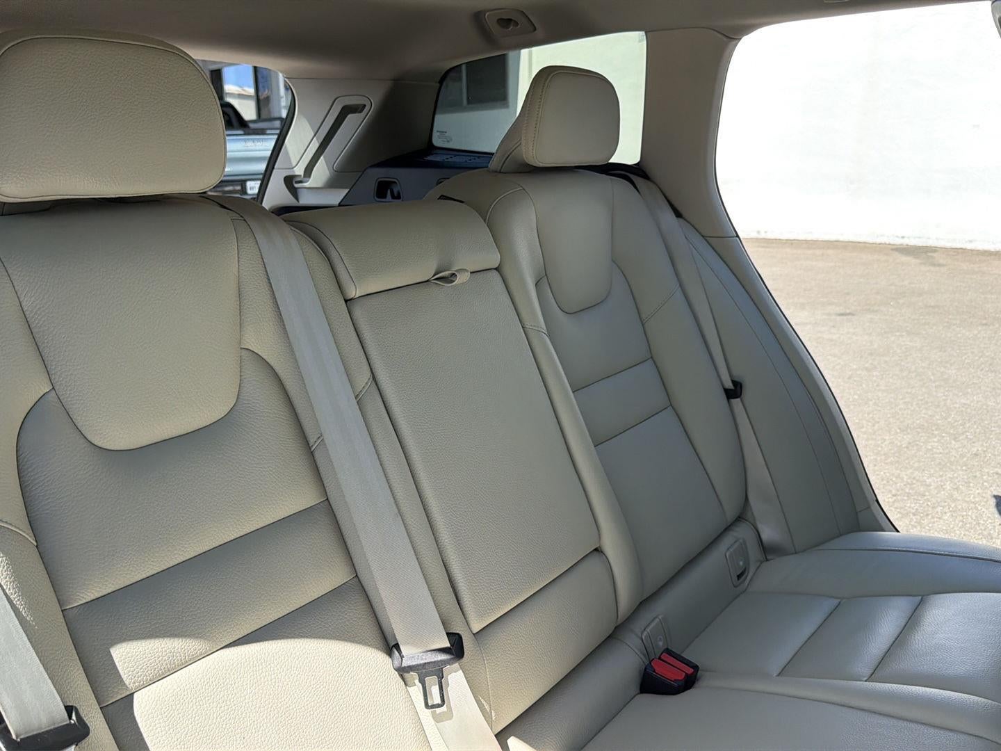 2023 Volvo V60 Cross Country Plus